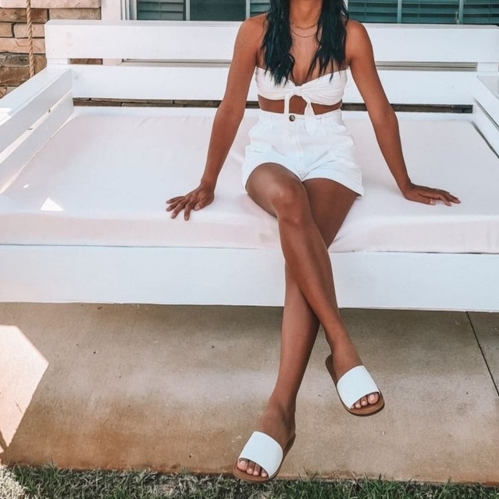 White linen set